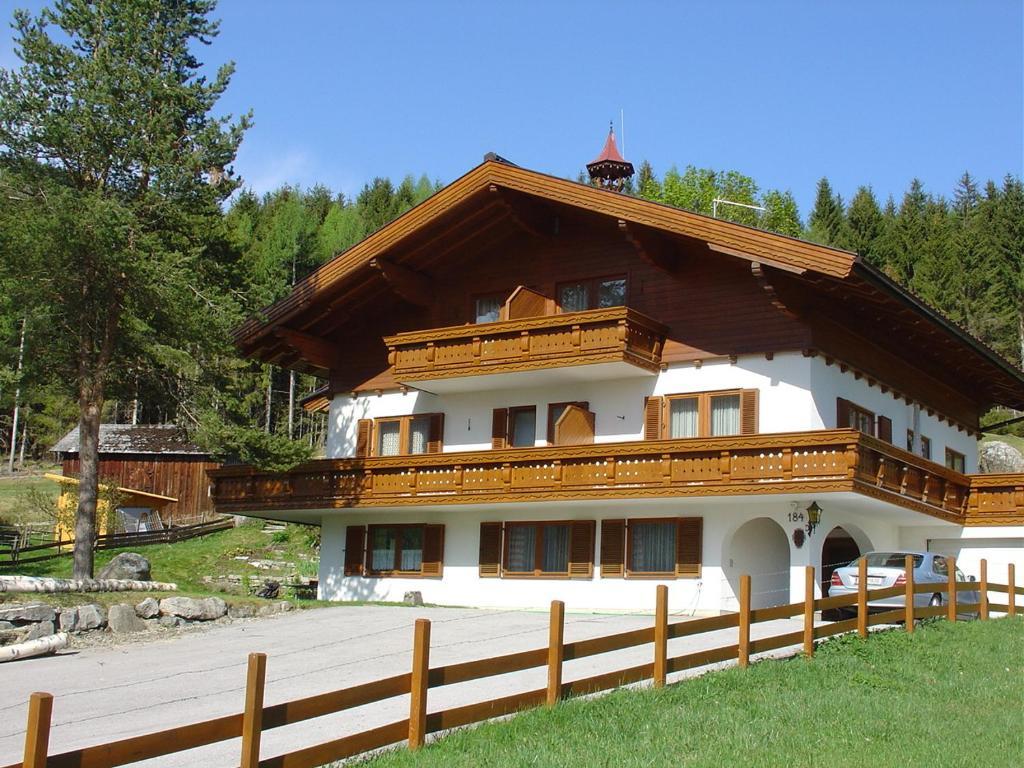 Landhaus Dickhardt Apartment Шладминг Екстериор снимка
