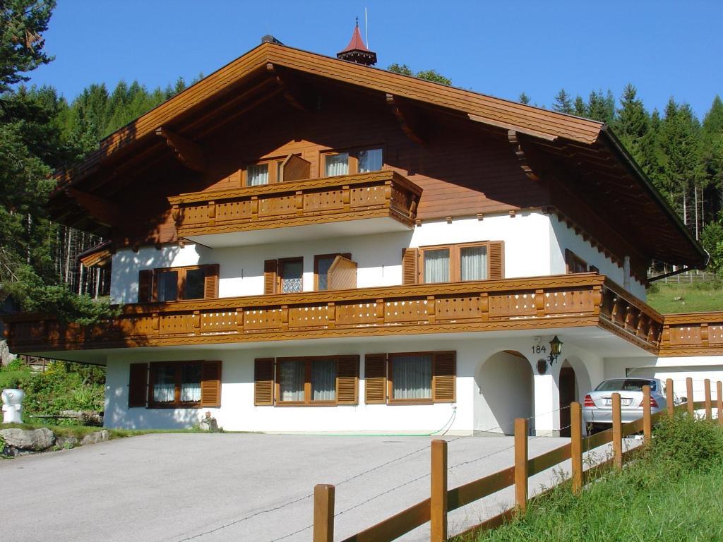 Landhaus Dickhardt Apartment Шладминг Екстериор снимка